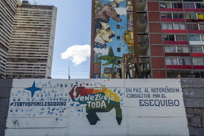 Archivo - January 7, 2024, Caracas, Distrito Capital, Venezuela: Mural in the city of Caracas campaigning in favor of the Esequibo referendum. Venezuela