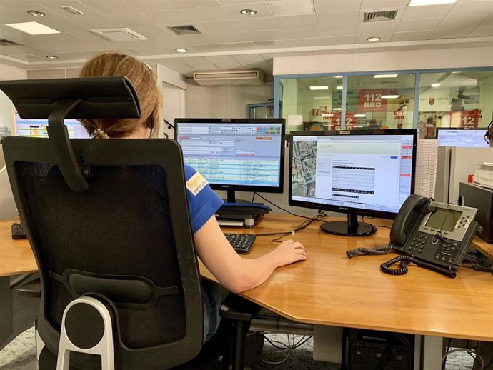 Archivo - Operadora sala del Centro de Coordinación de Emergencias de la Región de Murcia