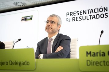 Archivo - El presidente de Aena, Maurici Lucena, durante una rueda de prensa de presentación de resultados económicos de 2024, a 26 de febrero de 2025, en Madrid (España).  