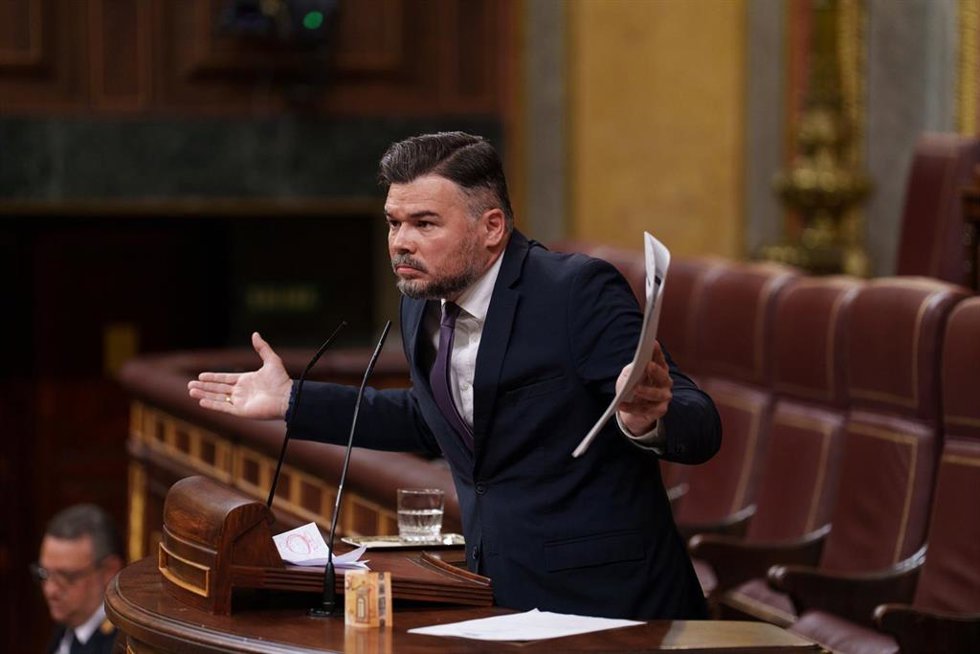 El portavoz de ERC en el Congreso, Gabriel Rufián, interviene durante una sesión plenaria en el Congreso, a 28 de abril de 2026, en Madrid (España).