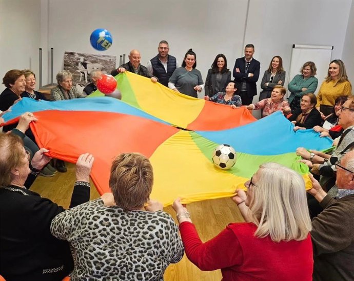 Talleres de mayores para fomentar la movilidad y la socialización