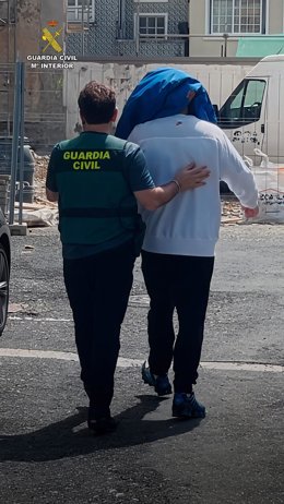 Uno de los detenidos del grupo criminal desarticulado especializado en robos en establecimientos de hostelería en la provincia de A Coruña.