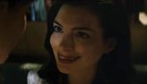 Foto: Dakota Johnson destapa la terrible verdad de Anne Hathaway en el tráiler de Verity: La sombra de un engaño