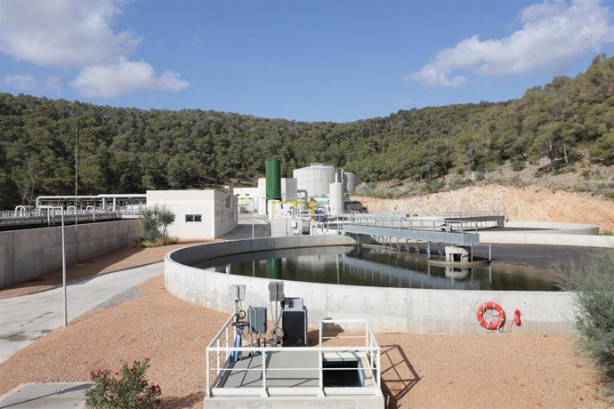 Prohens visita la EDAR de sa Coma, una "infraestructura clave" para tratar aguas residuales en Ibiza
