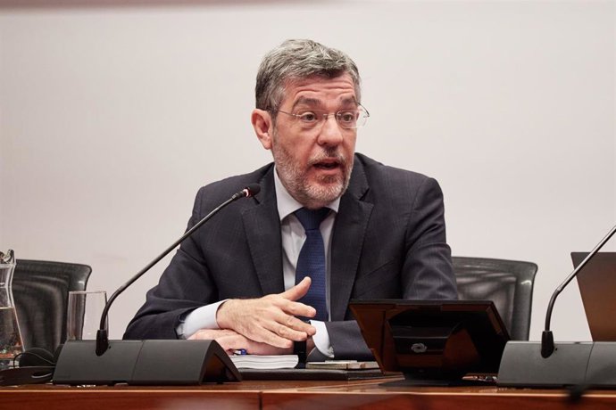 Alberto Nadal, quien fue secretario de Estado de Energía entre diciembre de 2012 y 2016 , comparece en la comisión de investigación del Parlamento de Navarra sobre adjudicaciones públicas para explicar su conocimiento sobre el proyecto Mina Muga.