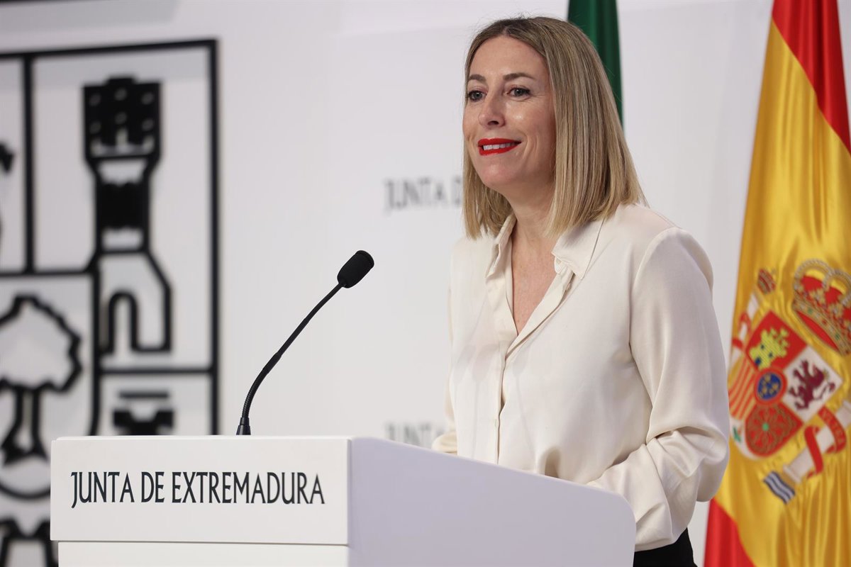 María Guardiola amplía a 10 las consejerías del Gobierno extremeño y asciende a Abel Bautista a vicepresidente
