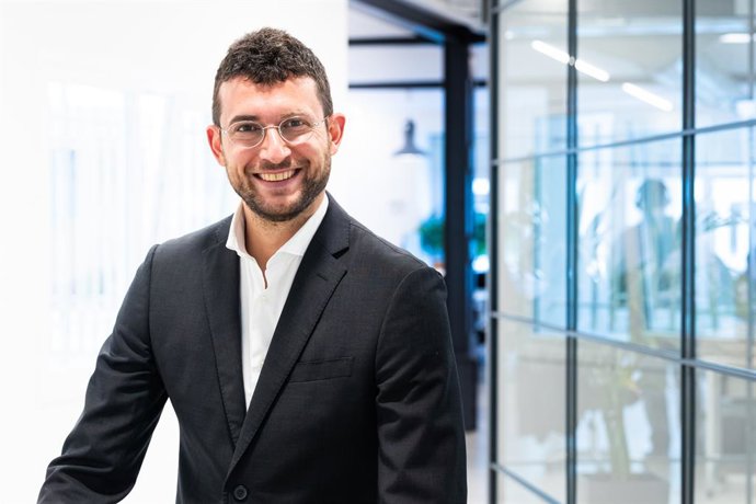 Archivo - Economía.- Finizens mejora su 'Plan Amigo' y permite invertir sin comisión de gestión para siempre