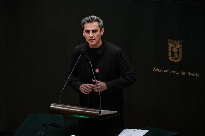 Archivo - El concejal del Grupo Municipal Socialista Enrique Rico durante el Pleno de Cibeles
