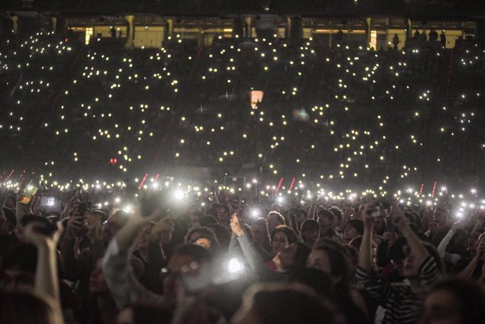 Archivo - Público durante el Concierto-Manifiesto x Palestina en el Palau Sant Jordi, a 29 de enero de 2026, en Barcelona