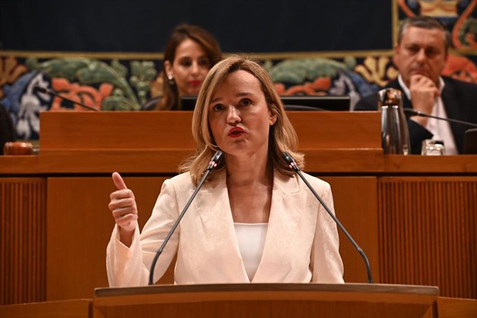 La portavoz parlamentaria del PSOE y  secretaria general del PSOE Aragón, Pilar Alegría, durante  la segunda sesión del debate de investidura en las Cortes de Aragón.