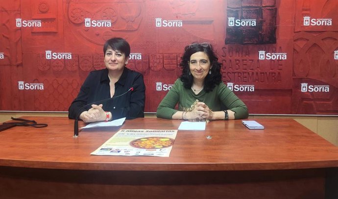 Ana Romero (izda) y Laura de Diego presentan la iniciativa Migas Solidarias de Aspace Soria
