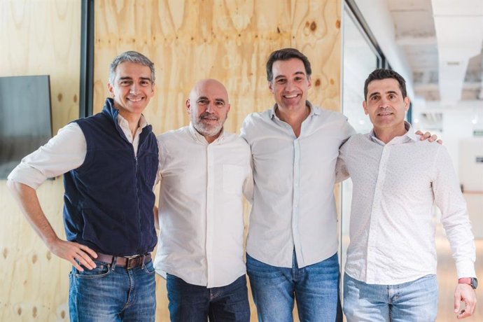 De izquierda a derecha: Oriol Juncosa (Plus Partners), Roberto Cruz (TietAI), Enrique Linares (Plus Partners) y David Rey (TietAI).