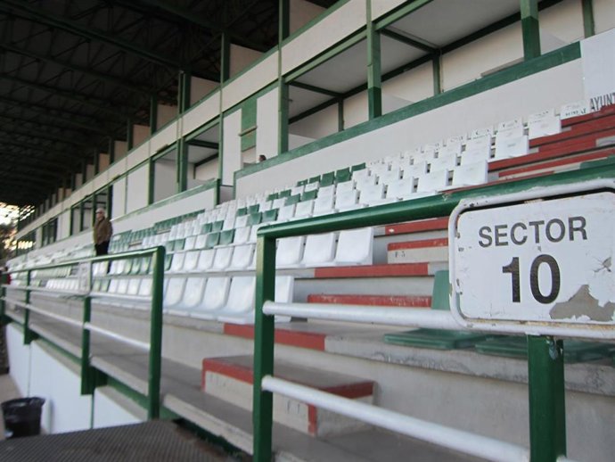 Archivo - SALTO DEL CABALLO, CAMPO DE FÚTBOL