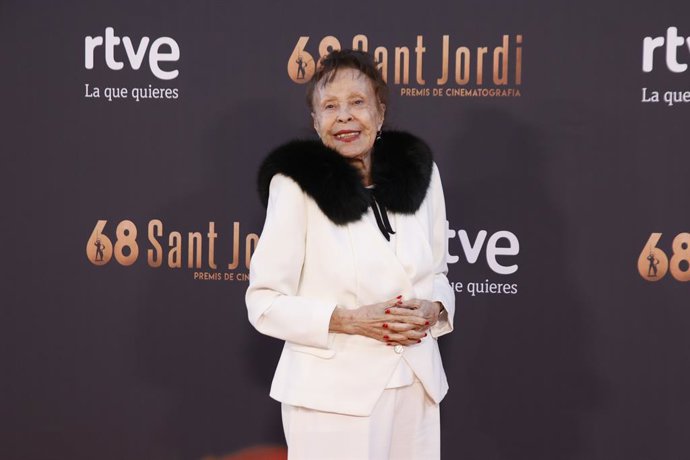 Archivo - Arquivo - A atriz Gemma Cuervo posa durante a sessão de fotos da 68ª edição do Prêmio RNE Sant Jordi de Cinematografia, em 24 de abril de 2024, no Teatre Coliseum, em Barcelona, Catalunha (Espanha). A 68ª edição do prêmio