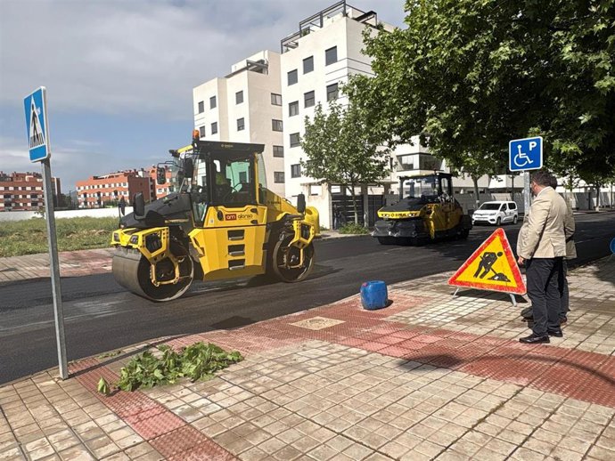 El concejal de Obras, Miguel Hervás, presenta un programa de mejora viaria.