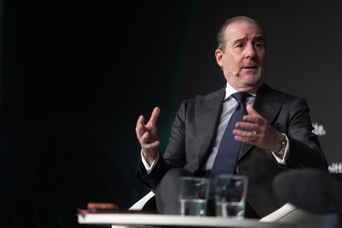 Archivo - El CEO de Banco Santander, Héctor Grisi, durante el 32º Encuentro del Sector Financiero de Deloitte y ABC, en Madrid (España). 