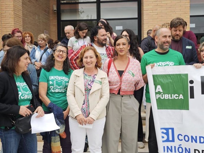 La candidata número dos de Por Andalucía por la provincia de Málaga, Micaela Jiménez, durante la movilización convocada por UMAxLaPública.