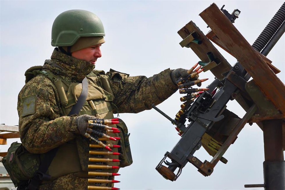 Un militar del Ejército de Rusia en la provincia ucraniana de Jersón, parcialmente ocupada en el marco de la invasión de Ucrania, desatada en febrero de 2022 (archivo)