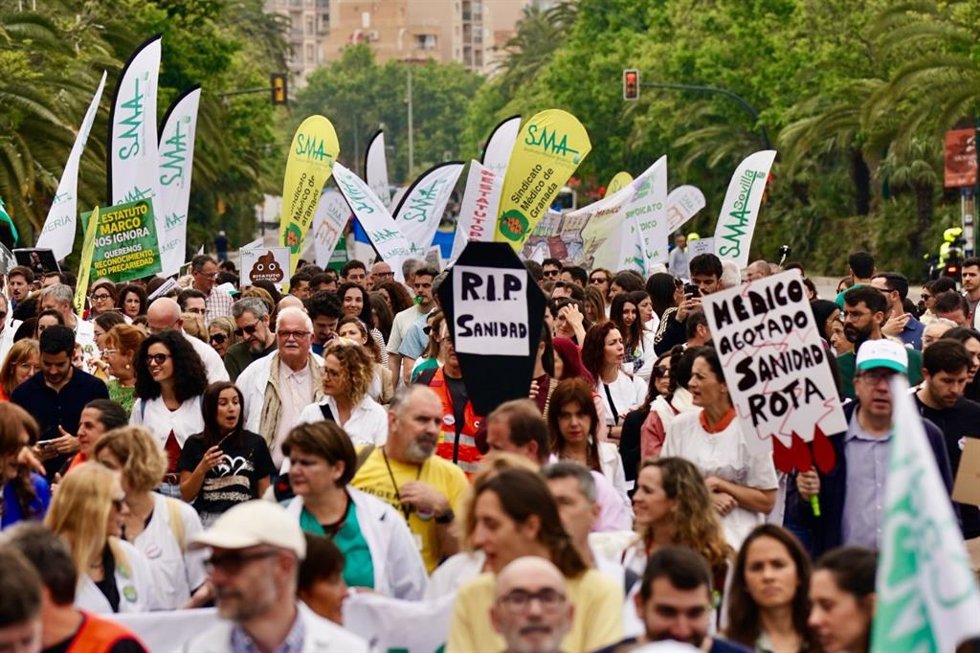 Manifestación de profesionales médicos en Málaga, a 29 de abril de 2026.