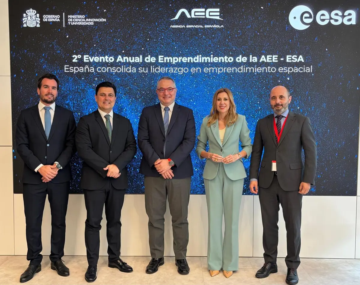 La consejera y el alcalde en el Evento Anual de Emprendimiento de la AEE-ESA