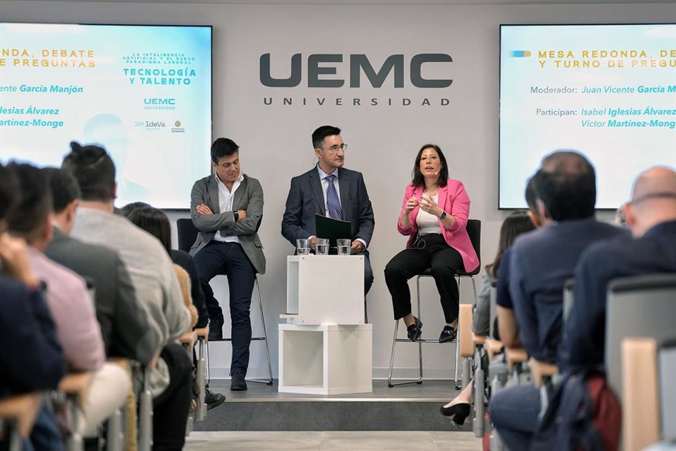 Jornada 'La Inteligencia Artificial y el nuevo paradigma laboral' en la UEMC.