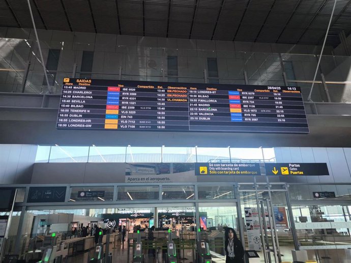 Archivo - Imagen del aeropuerto de Lavacolla.