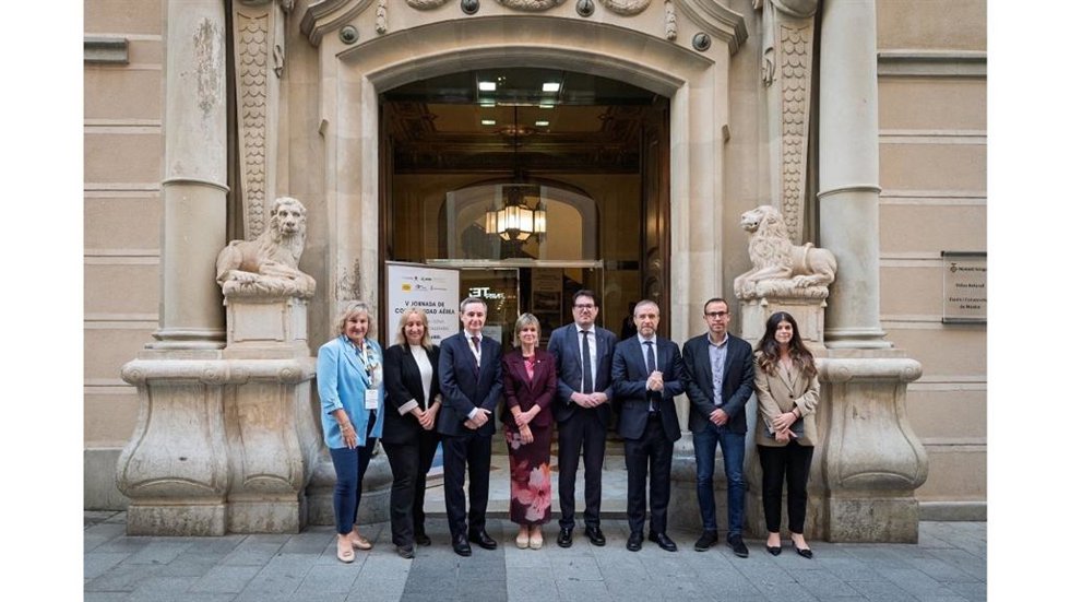 Representantes institucionales presentes en la V Jornada de Connectivitat Aèria de Aena y Turespaña en Reus (Tarragona)