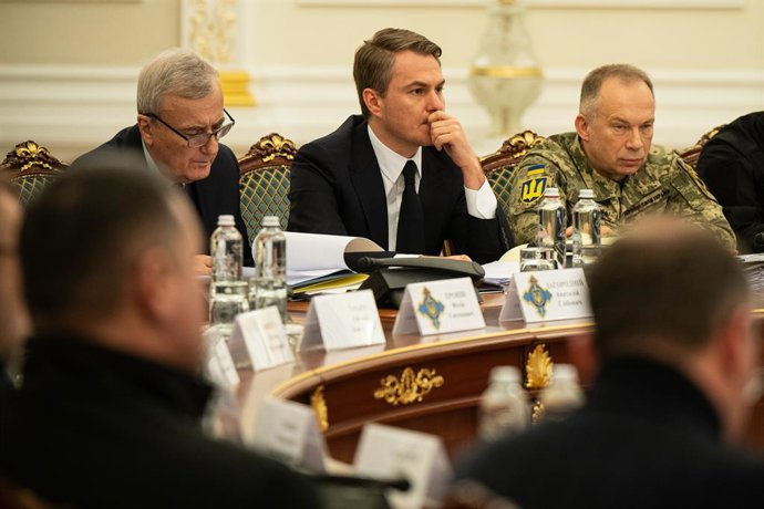 Archivo - March 3, 2026, Kyiv, Ukraine: President of the National Academy of Sciences of Ukraine Anatolii Zahorodnii, Prosecutor General of Ukraine Ruslan Kravchenko, and Commander-in-Chief of the Armed Forces of Ukraine Oleksandr Syrskyi (L to R) attend 