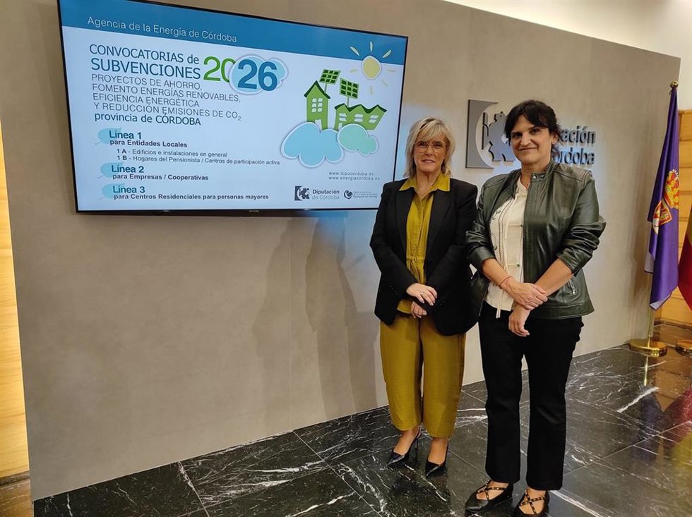 La delegada de Energía en la Diputación de Córdoba, Tatiana Pozo (izda.), en la presentación de la convocatoria de subvenciones.