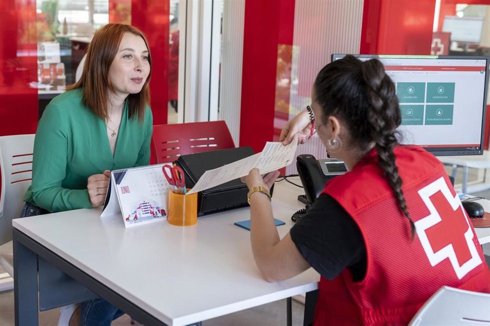 Más de 600 personas en Cantabria lograron un empleo a través de Cruz Roja en 2025