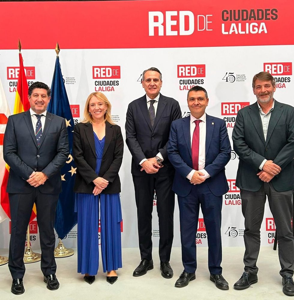 La delegada municipal de Deportes, María Tena, en el acto de la adhesión de Sevilla a la Red de Ciudades 'LaLIGA'.