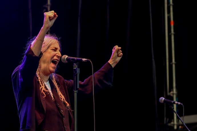 Archivo - La cantante Patti Smith actúa en Las Noches del Botánico, en el Jardín Botánico, a 20 de junio de 2022, en Madrid (España).