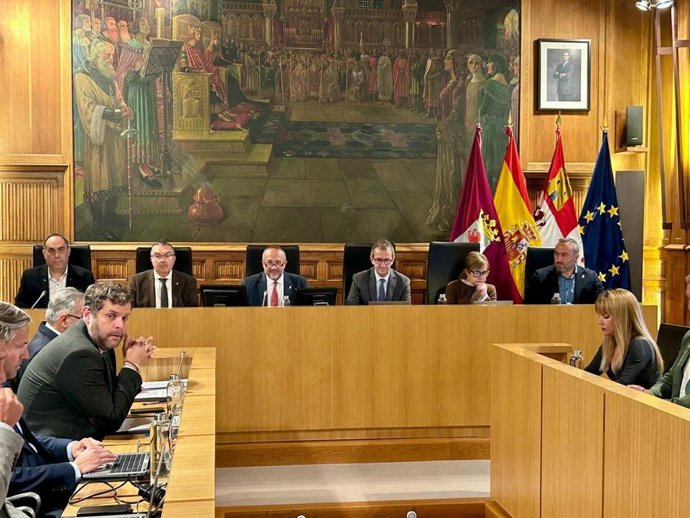 Imagen del pleno de la Diputación de León en el que se ha aprobado la convocatoria y bases para la concesión de subvenciones para la lucha, control y erradicación del avispón asiático.