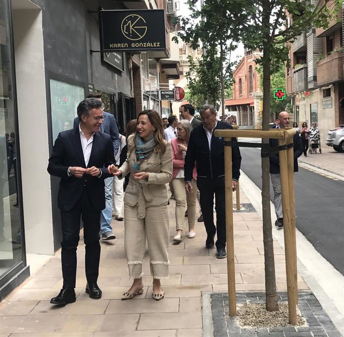 La alcaldesa de Zaragoza, Natalia Chueca, anuncia una segunda operación asfalto en la inauguración de la reforma de la calle Matadero