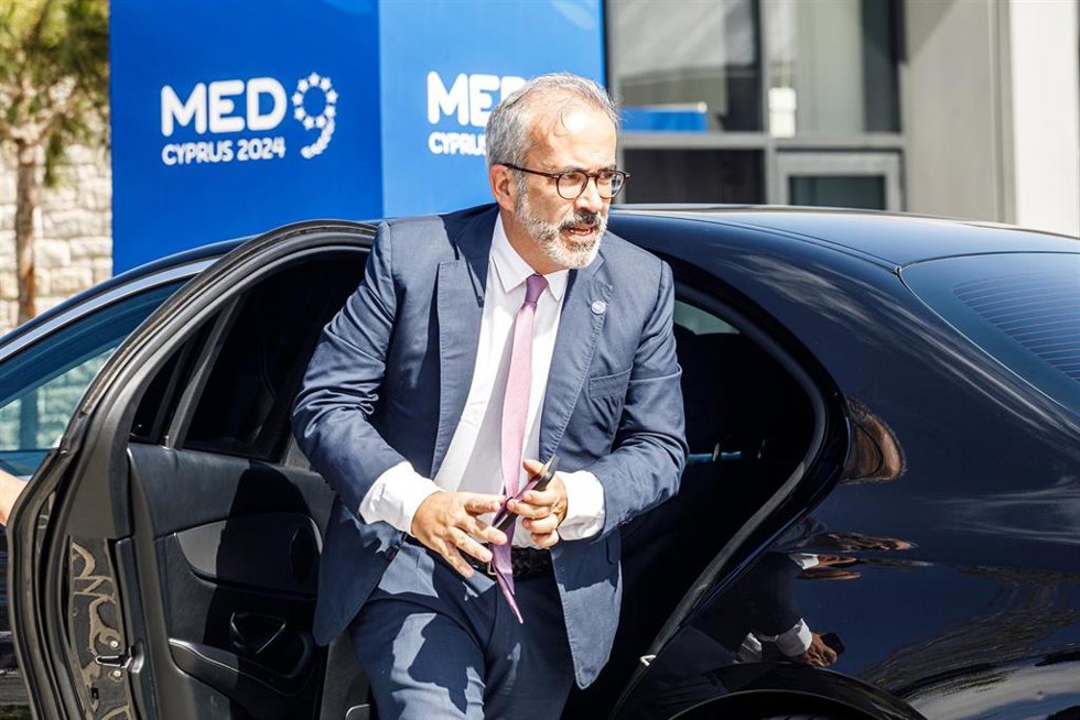 Archivo - El ministro de Exteriores de Portugal, Paulo Rangel, en una reunión europea en Chipre. 