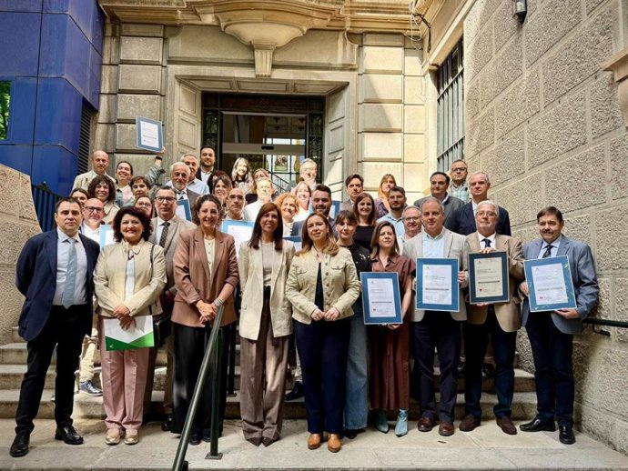 Entrega certificaciones de la ACSA