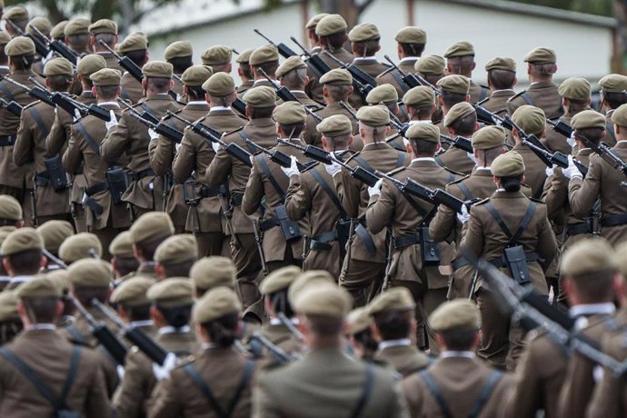 Archivo - Acto de juramento ante la bandera del personal de militares de tropa del ejército de tierra, en el Centro de Formación de Tropa (Cefot) nº 1, acuartelamiento Santa Ana, a 24 de enero de 2026, en Cáceres, Extremadura (España). 