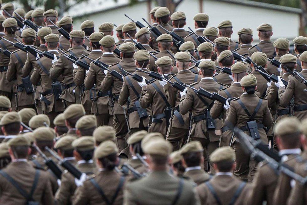 Archivo - Acto de juramento ante la bandera del personal de militares de tropa del ejército de tierra, en el Centro de Formación de Tropa (Cefot) nº 1, acuartelamiento Santa Ana, a 24 de enero de 2026, en Cáceres, Extremadura (España). 