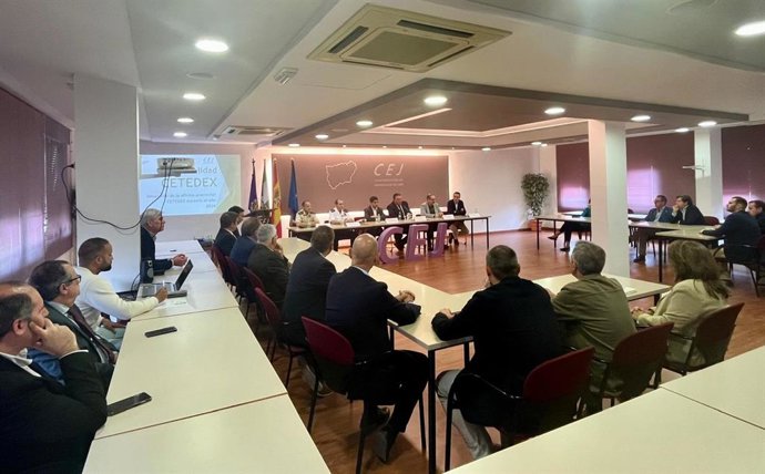 Encuentro con empresarios sobre el Cetedex.