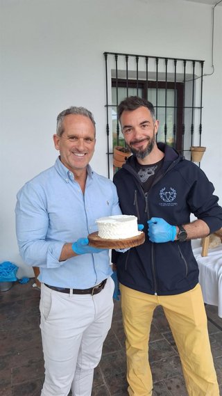 El delegado territorial de Sostenibilidad y Medio Ambiente en Córdoba, Rafael Martínez (izda.), durante la jornada.