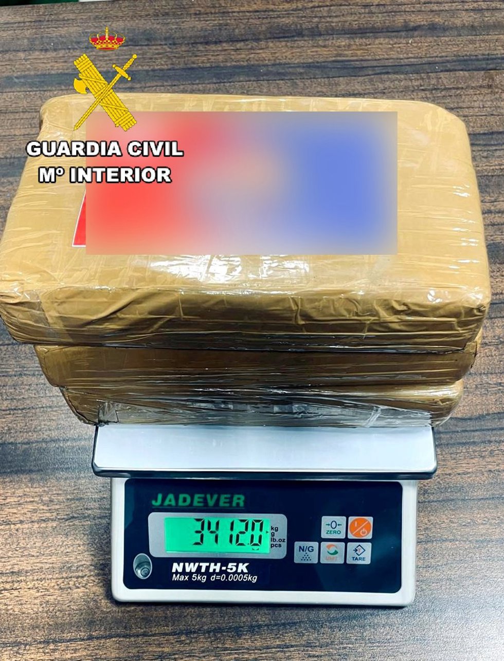 Paquetes con la cocaína intervenida.