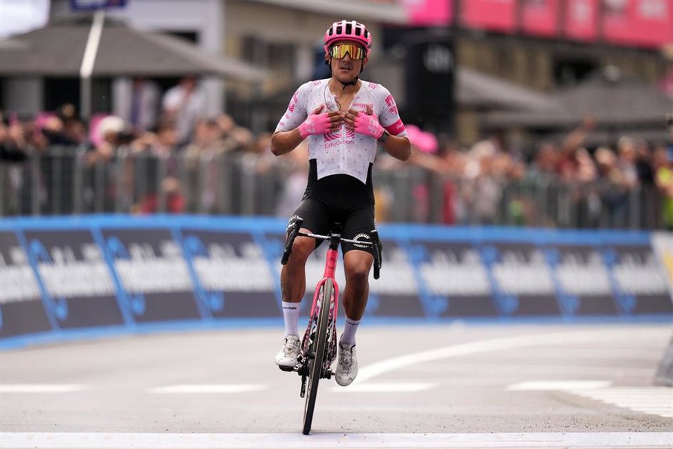 Archivo - El ciclista ecuatoriano Richard Carapaz (EF Education-EasyPost) ha ganado este miércoles la undécima etapa del Giro de Italia, disputada entre Viareggio y Castelnovo ne' Monti sobre 186 kilómetros