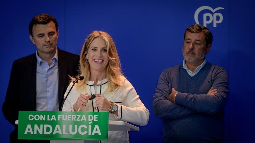 Ana Mestre con Bruno García y Alfonso Candón en rueda de prensa.