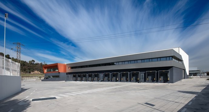 Archivo - Nave logísitca vendida por Meridia