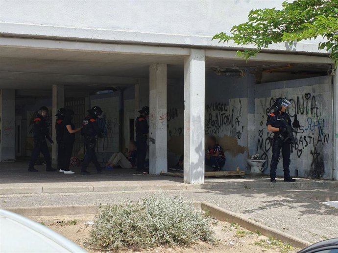 Agentes de la Arro en el operativo