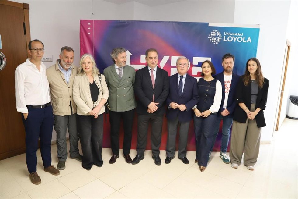 Autoridades en la inauguración del foto Hype.