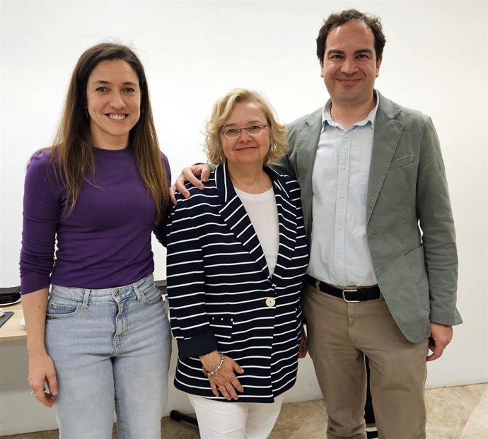 La delegación cántabra que ha participado en el IV Encuentro Interautonómico, encabezada por la directora general de Humanización, Farmacia y Coordinación Sociosanitaria, María Isabel Priede
