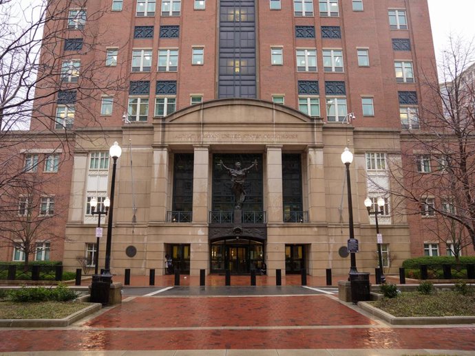 Archivo - March 5, 2025, Washington, District of Columbia, USA: The Albert V. Bryan U.S. Courthouse, home of the United States District Court for the Eastern District of Virginia, is where Mohammad Sharifullah, suspect in Abbey Gate Kabul airport bombing,
