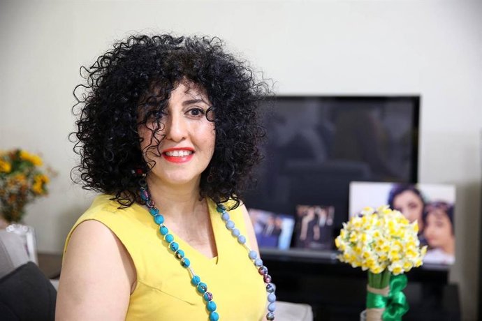 Archivo - Arquivo - A iraniana Narges Mohamadi, ganhadora do Prêmio Nobel da Paz, em uma foto divulgada pela Fundação Narges