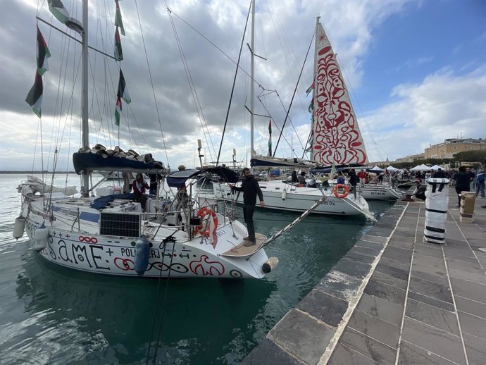 A Frota Global Sumud se prepara para partir rumo a Gaza; algumas embarcações vindas da Espanha estão chegando para formar uma frota unificada e consideravelmente ampliada em Siracusa, Itália — 23 de abril de 2026 (Foto: Sebastiano Diamante / LaPresse) ..A